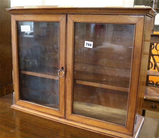 Small display cabinet